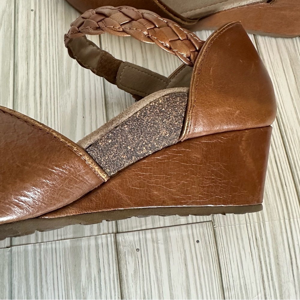 Women's Aetrex Mia Wedge Stone shoes - Picture 7 of 9